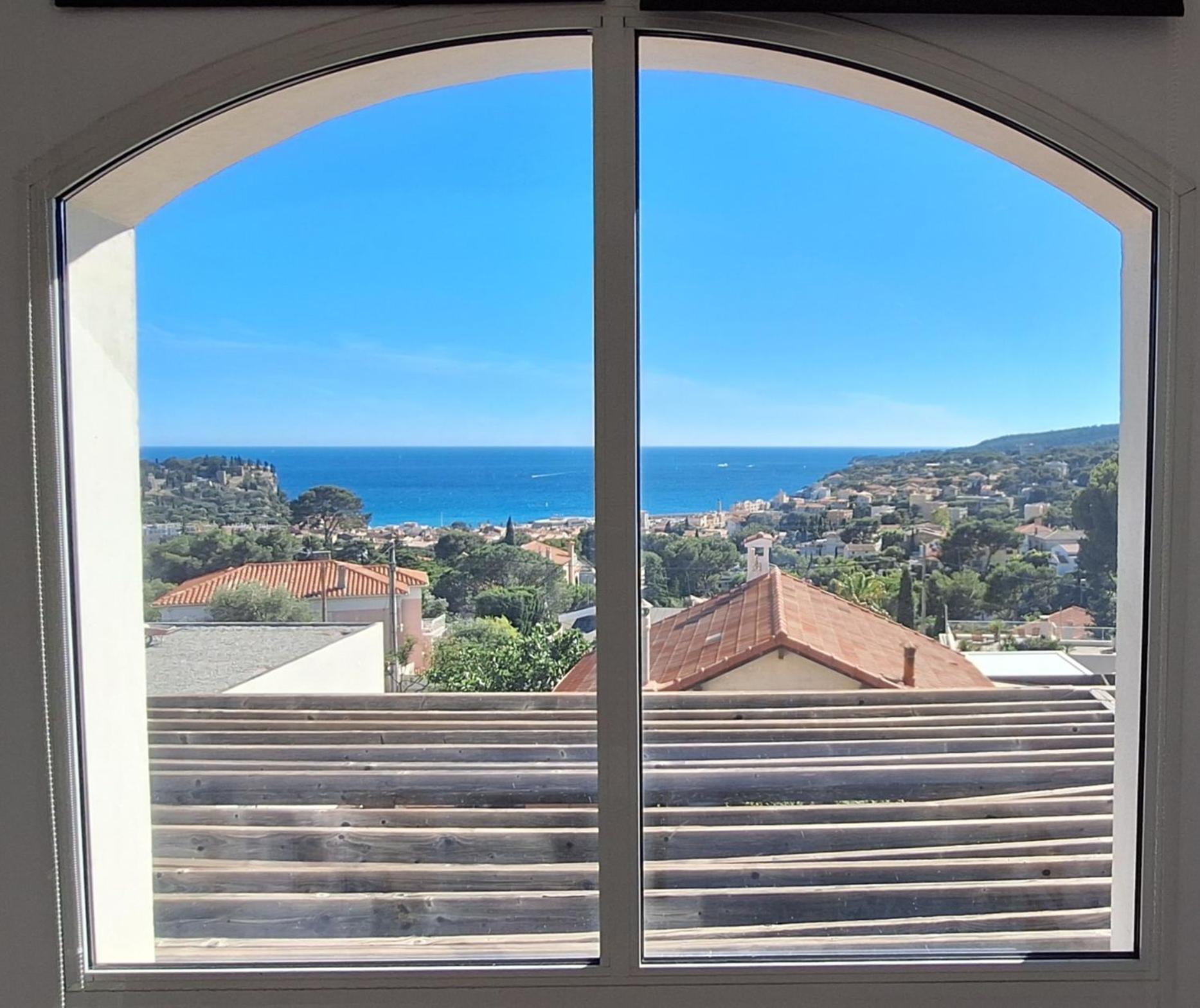 Cassis, le Grand Bleu, triplex vue mer, port plage 10mn à pieds Exterior foto